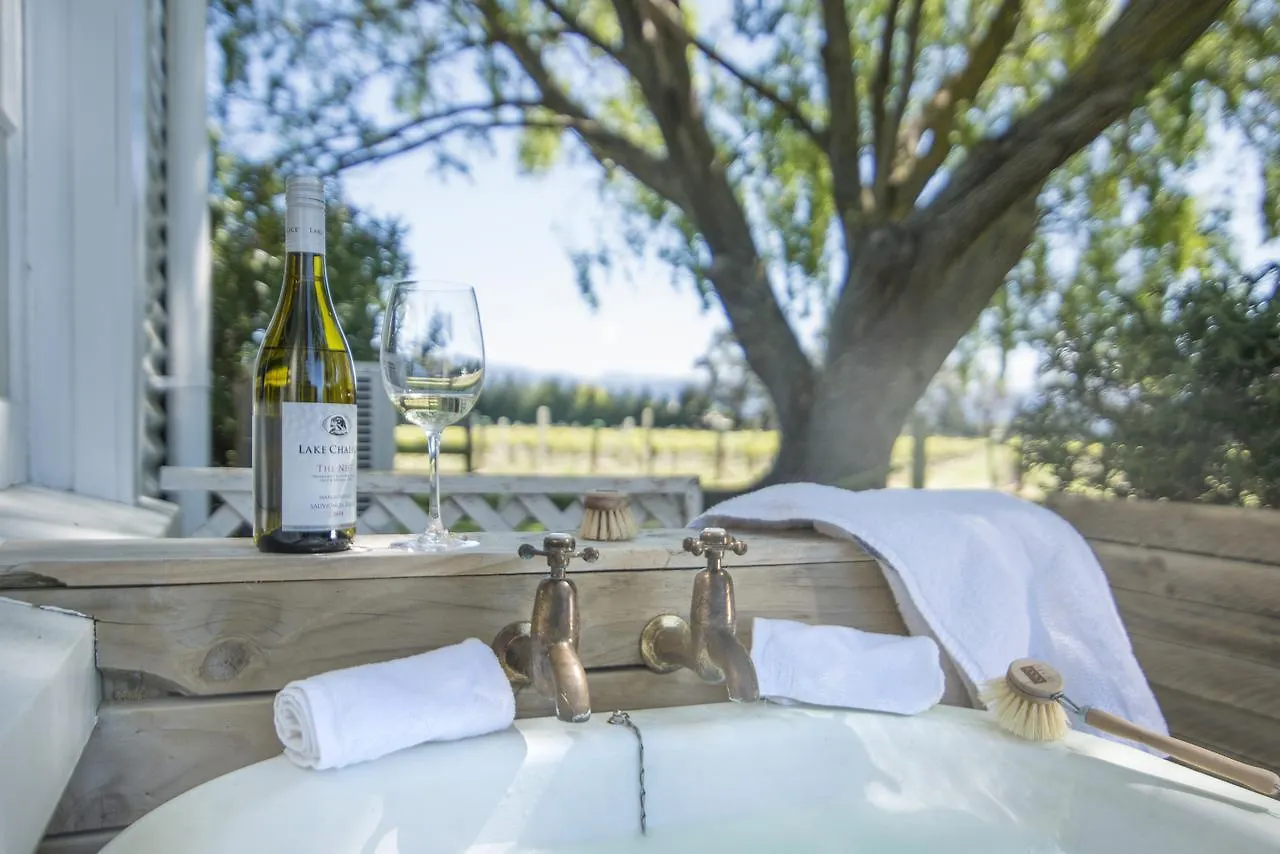 St Leonards Vineyard Cottages Blenheim 4*,